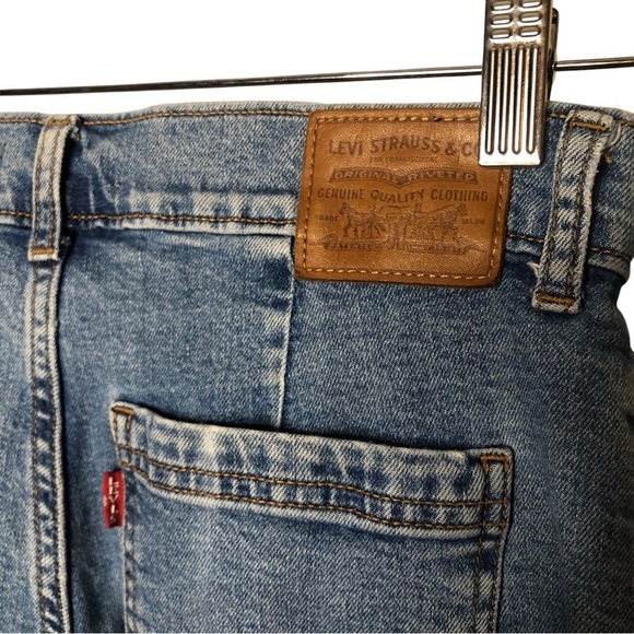 LEVI'S Ribcage Wide Leg Crop Medium Wash Jeans Size 27 - Picture 6 of 8